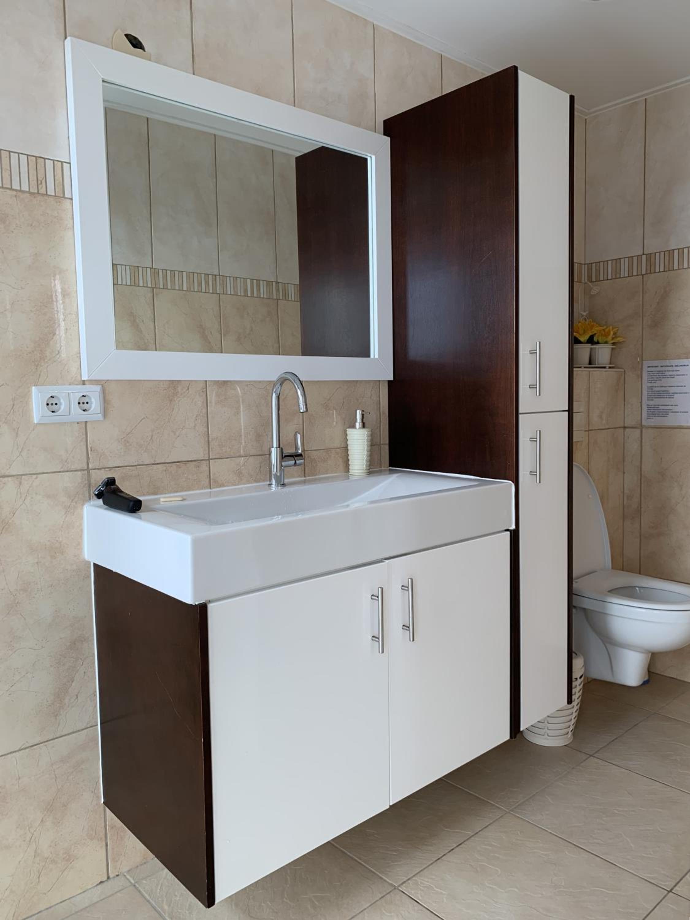 Beach front luxury living - 2 bedroom condo with sea view