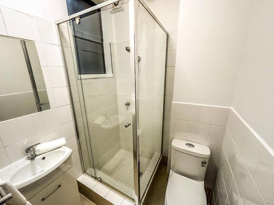 Melbourne Studio Unit - 107