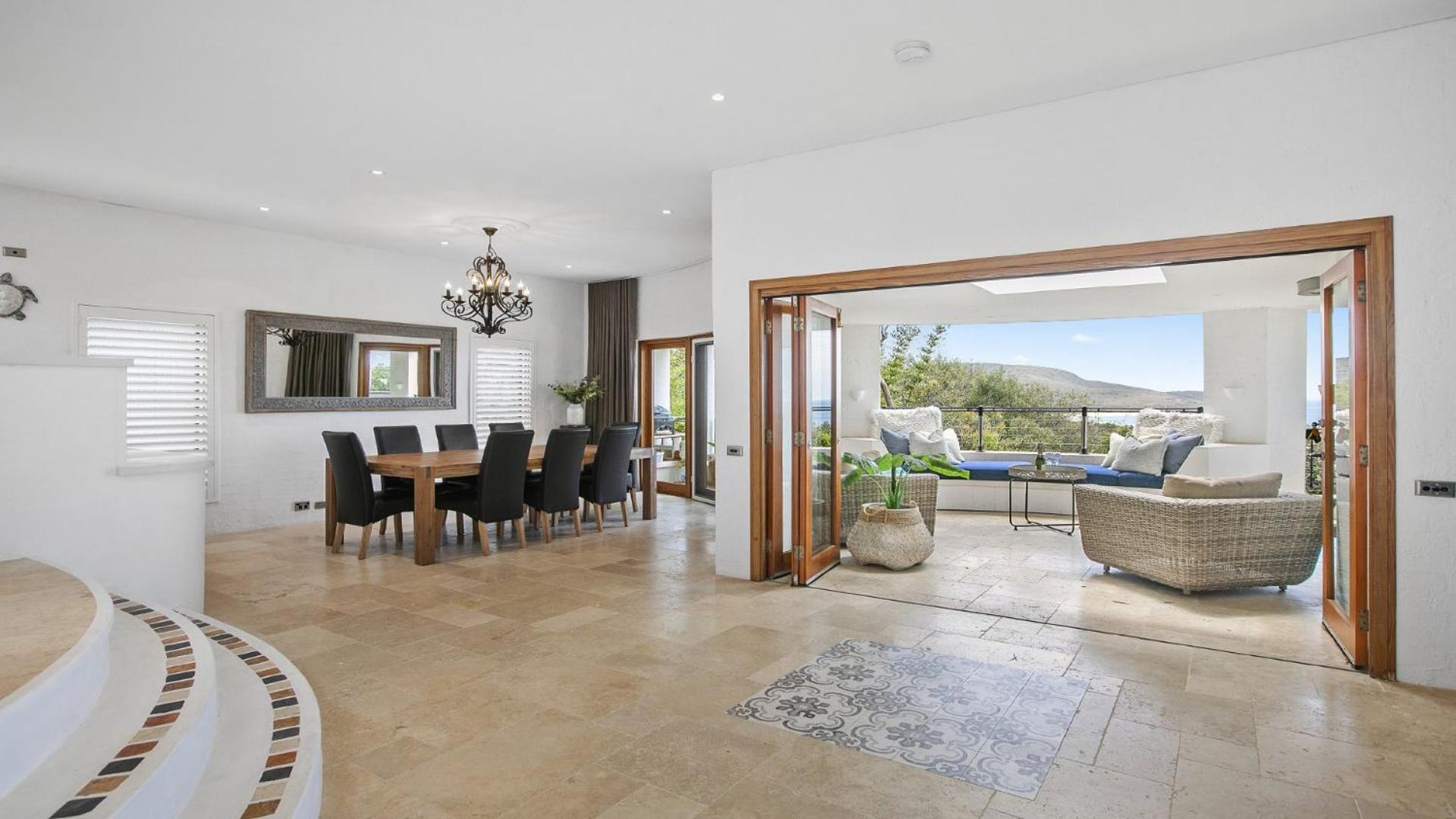 Panoramic Ocean Views and Short Walk To Beach
