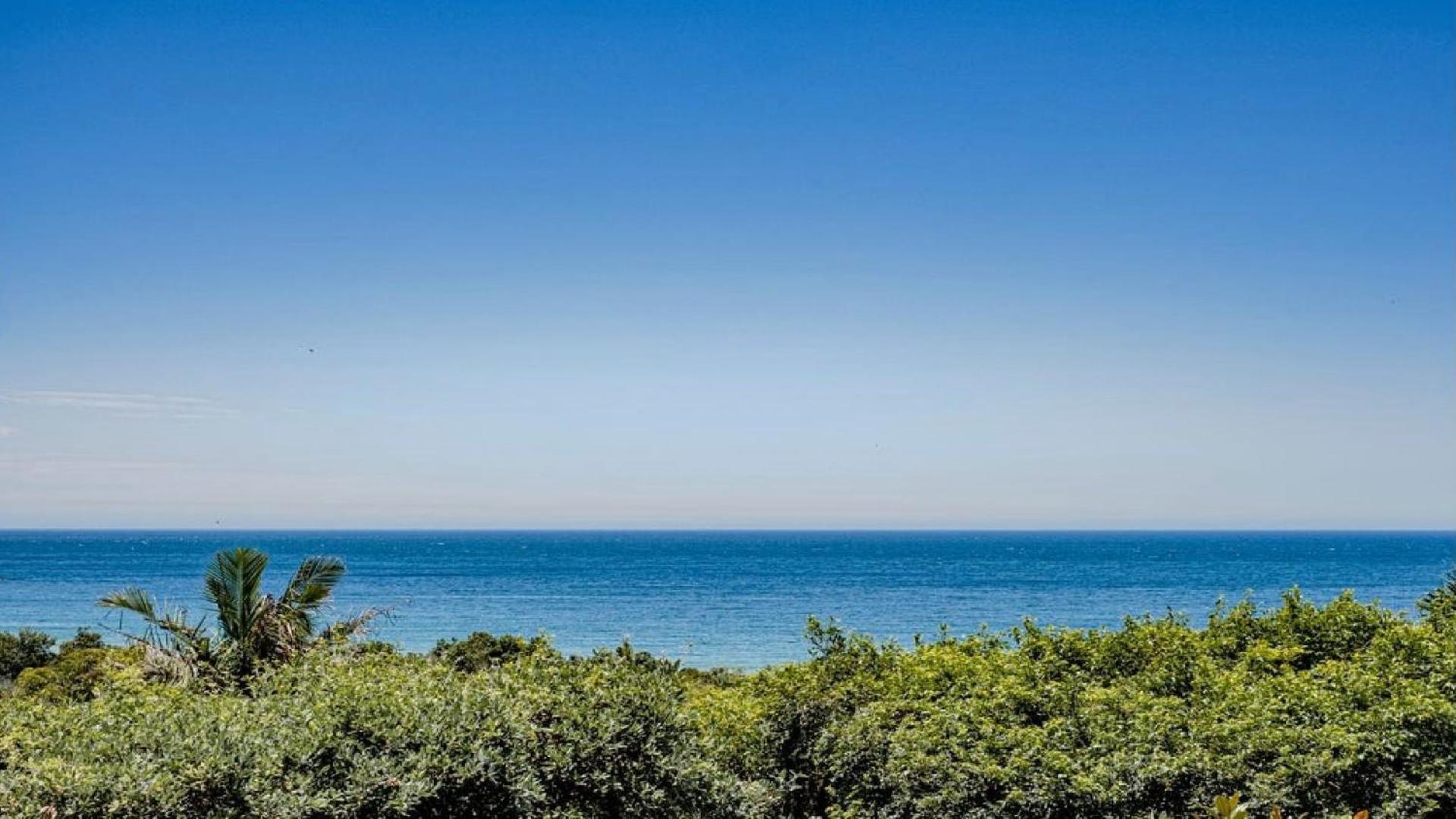 Panoramic Ocean Views and Short Walk To Beach