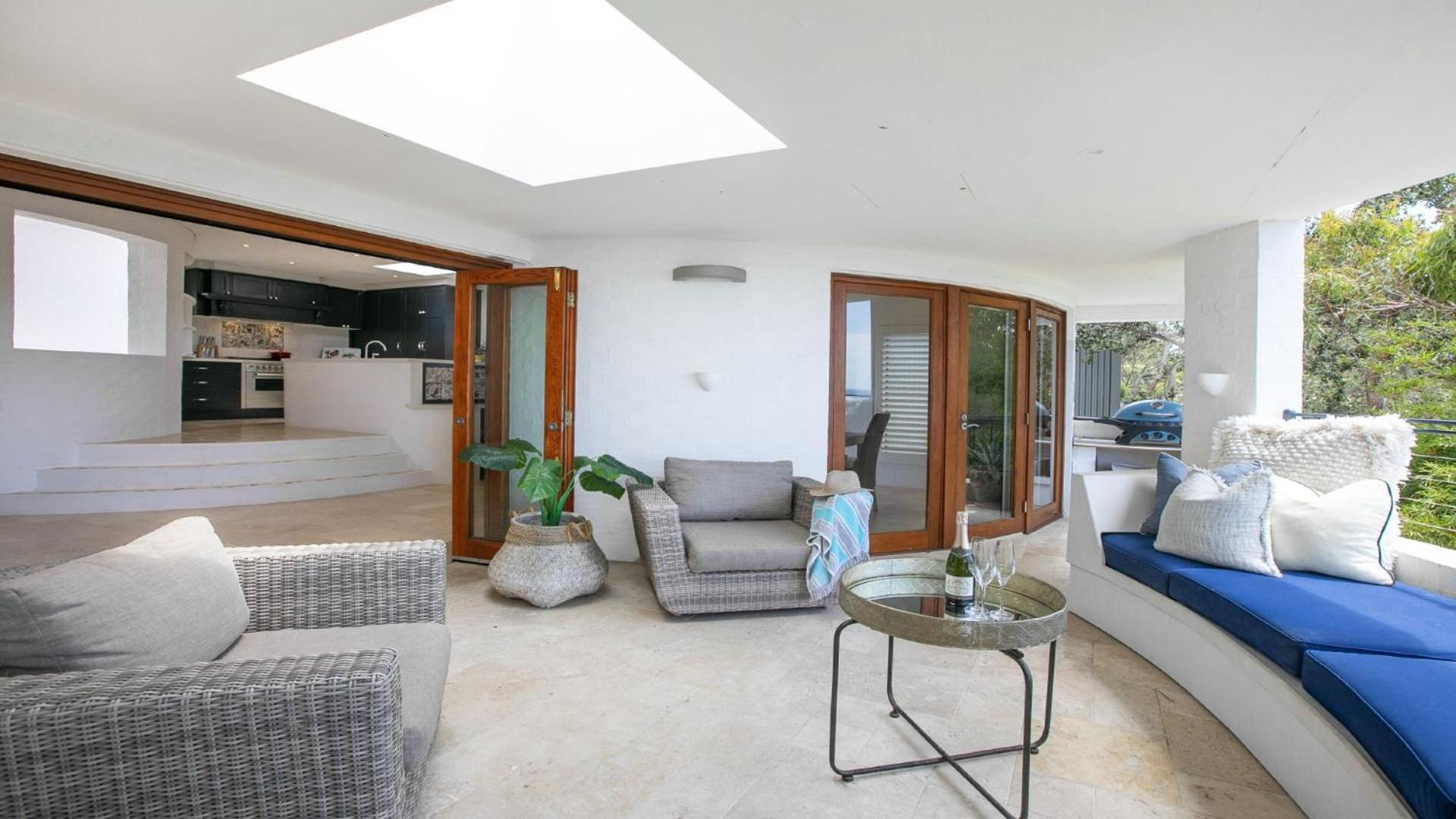Panoramic Ocean Views and Short Walk To Beach