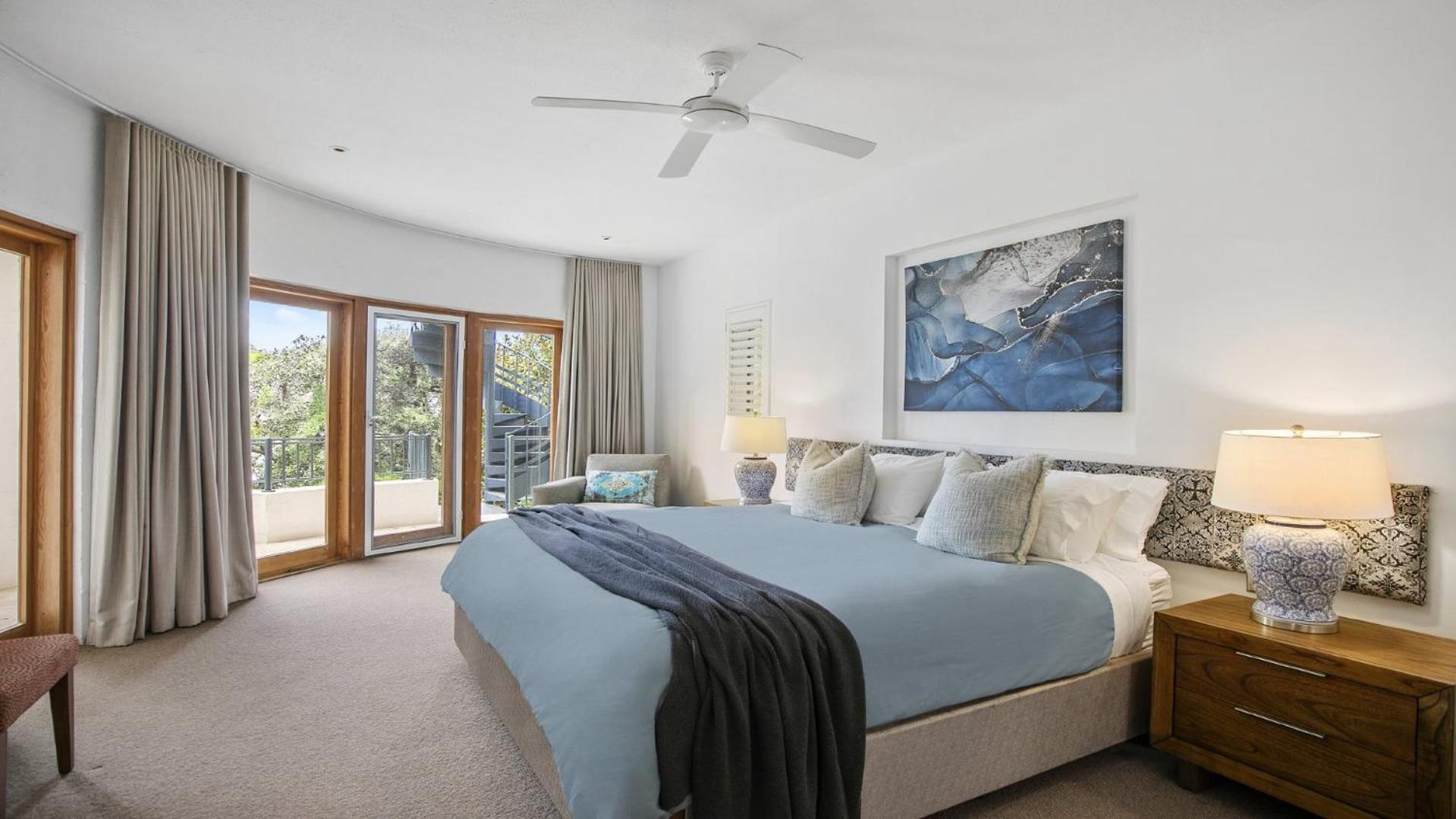 Panoramic Ocean Views and Short Walk To Beach
