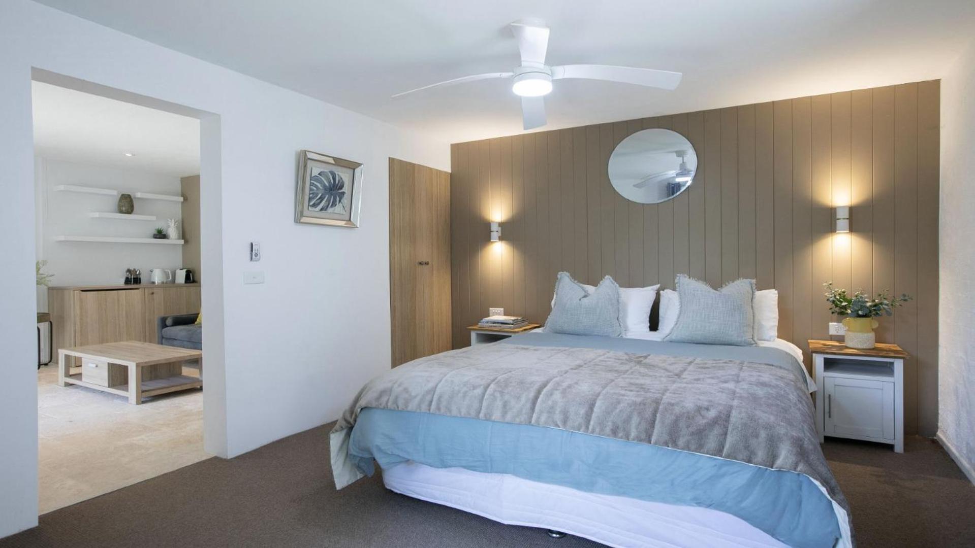 Panoramic Ocean Views and Short Walk To Beach