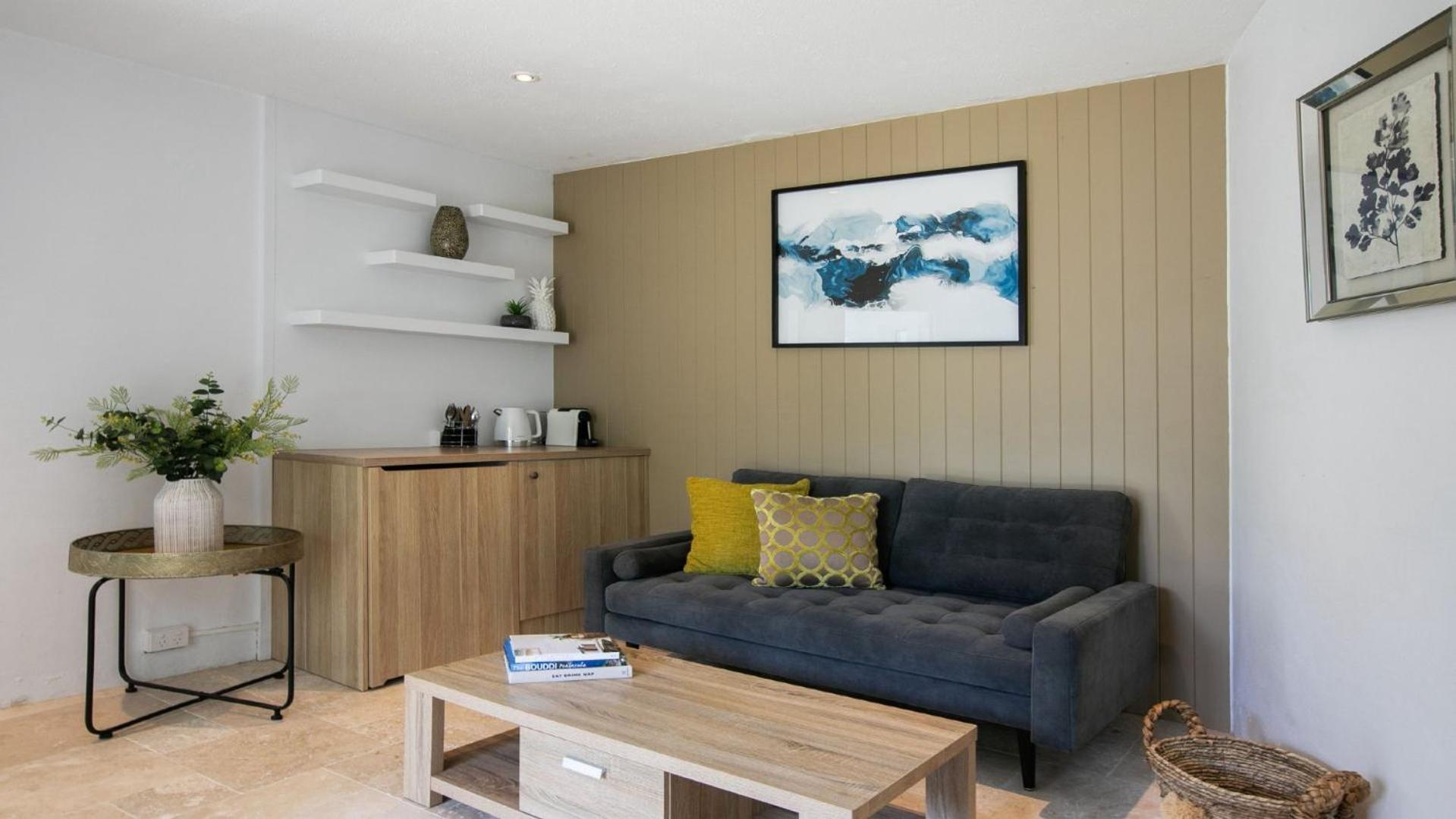Panoramic Ocean Views and Short Walk To Beach