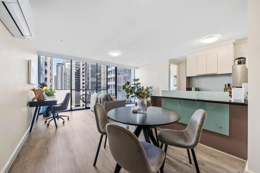 Central 1BR Southbank Apartment