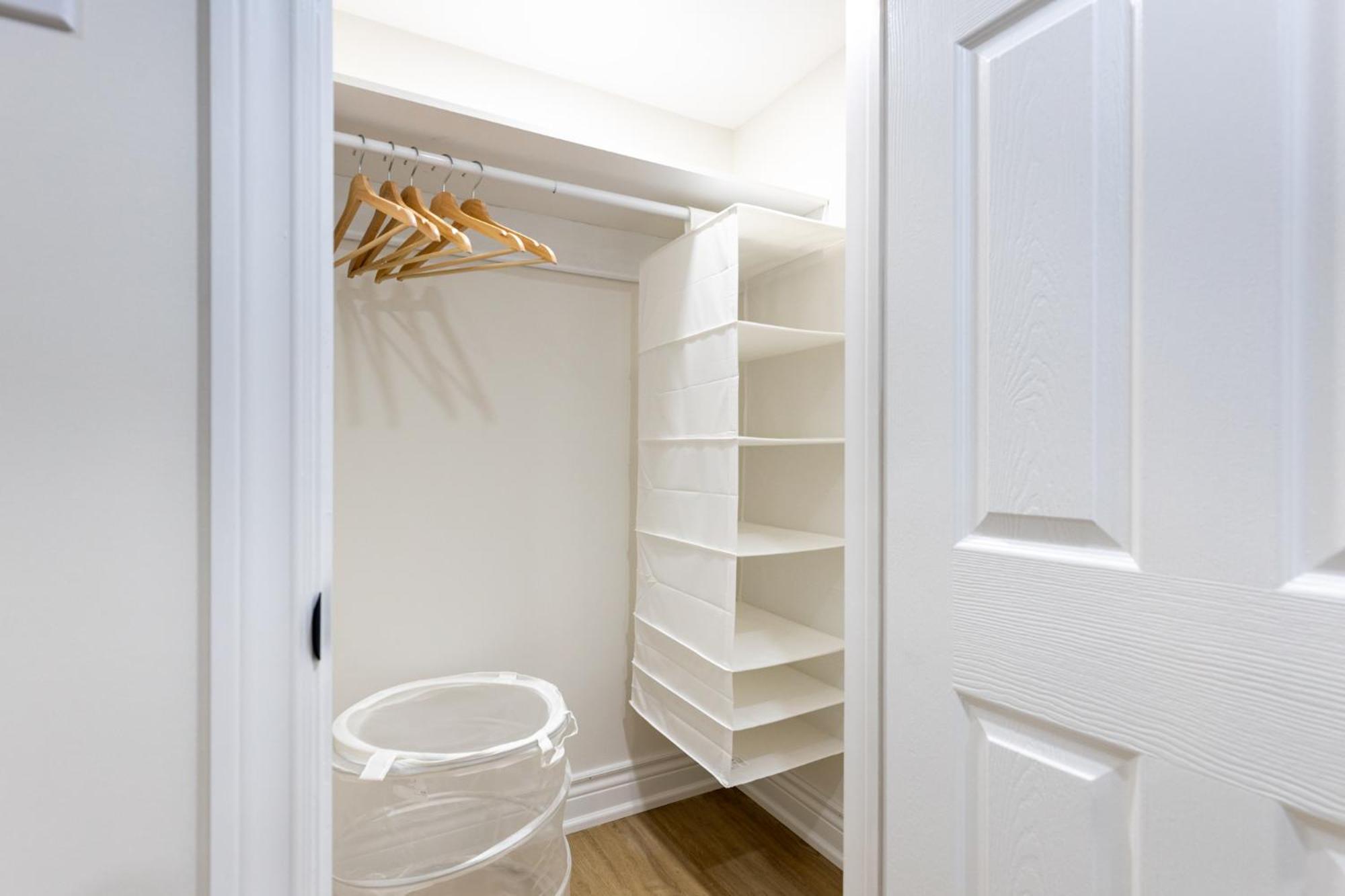 Newly Renoed 2 bedrooms with Bathroom and laundy Lower level.