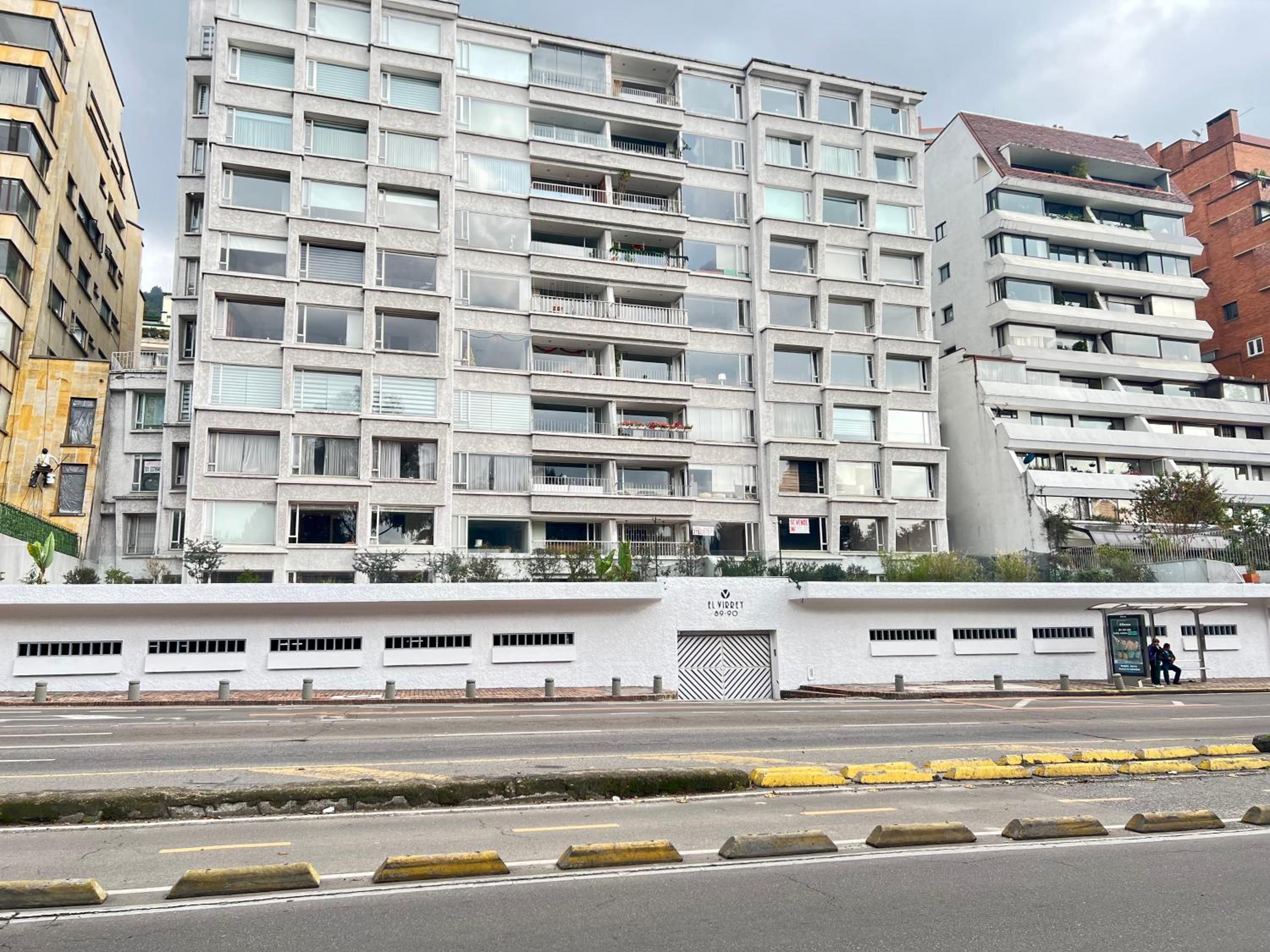 Virrey Luxury Condo 2BR & Jacuzzi