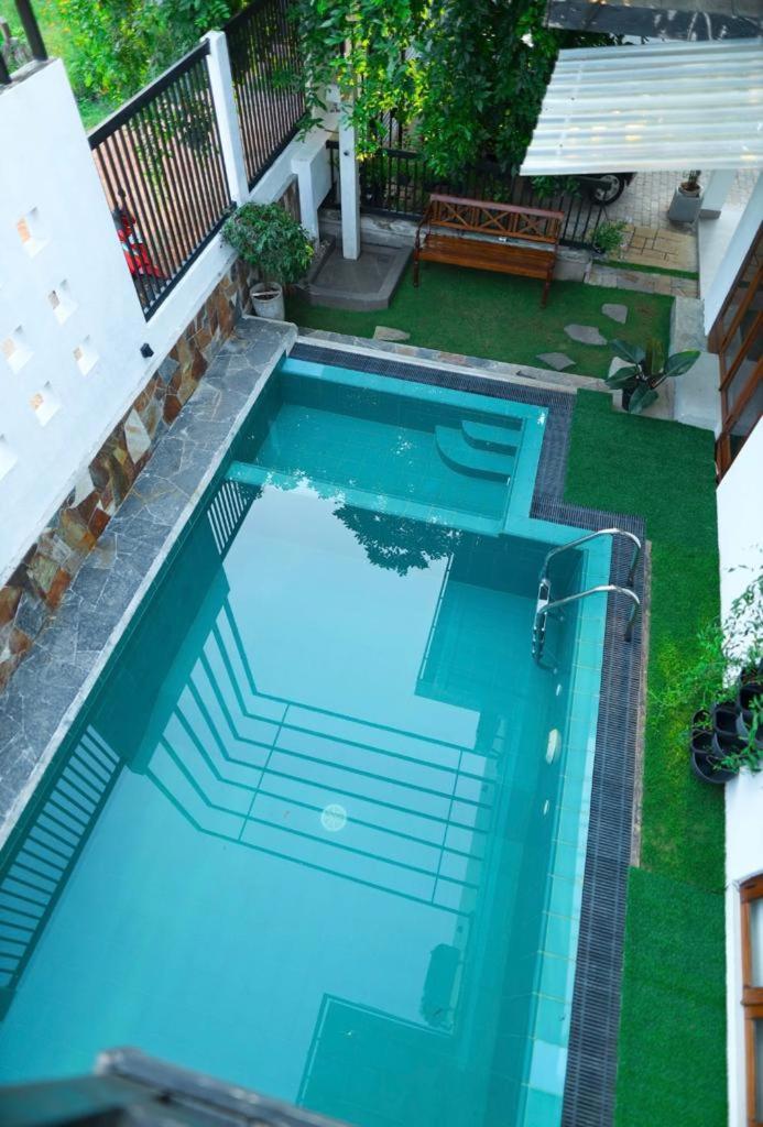 blooming hotel