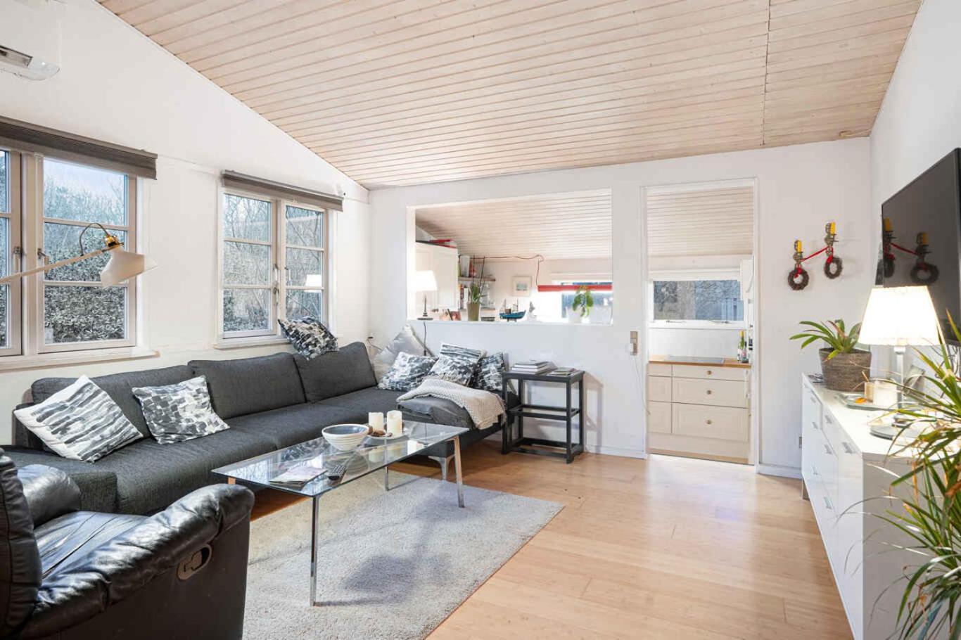 Lovely Cottage In Dronningmølle
