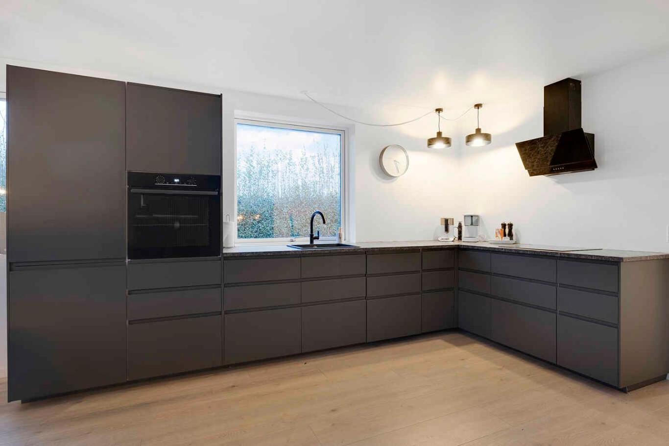 Beautiful Newly Renovated Summer House By The Sea
