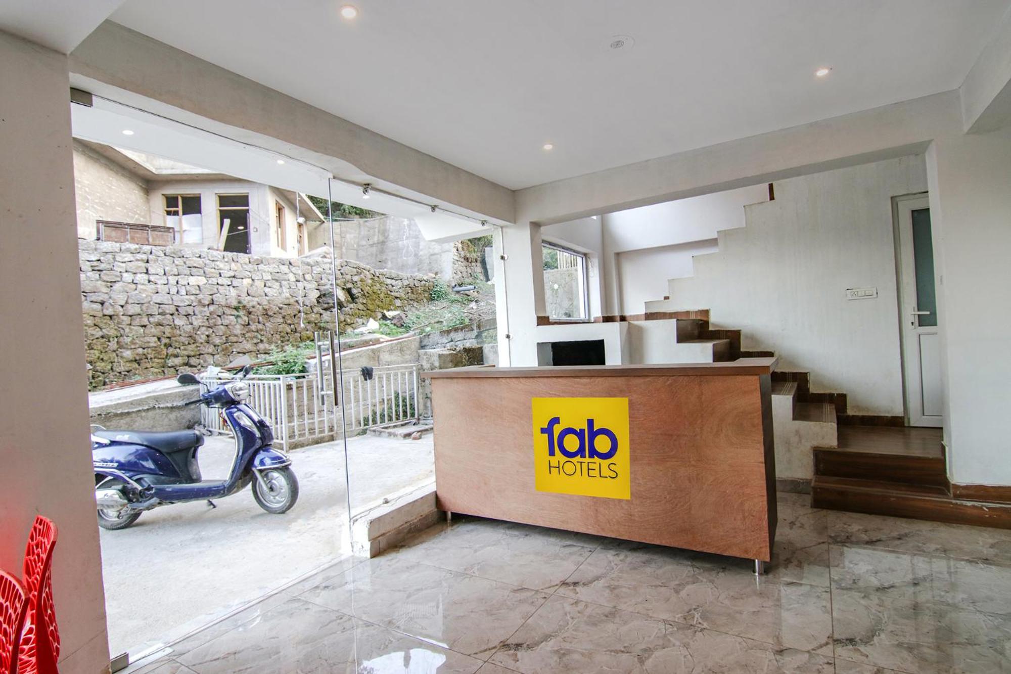 Lobby & Reception