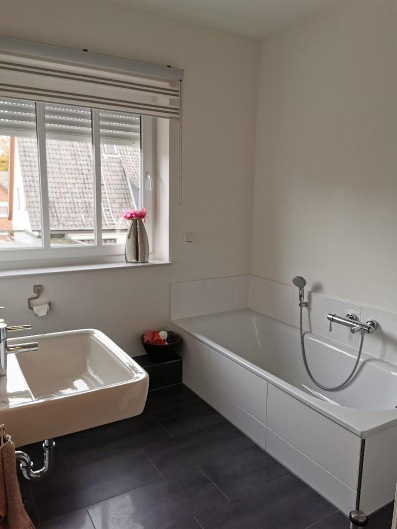 NEU! Schicke und moderne FeWo Lindenalle OG