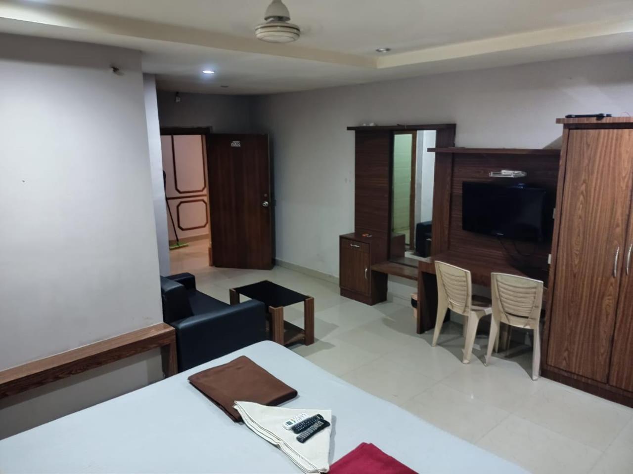 Mahathi Residency
