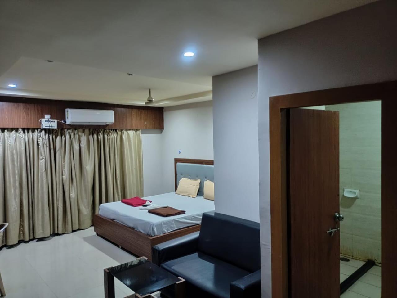 Mahathi Residency