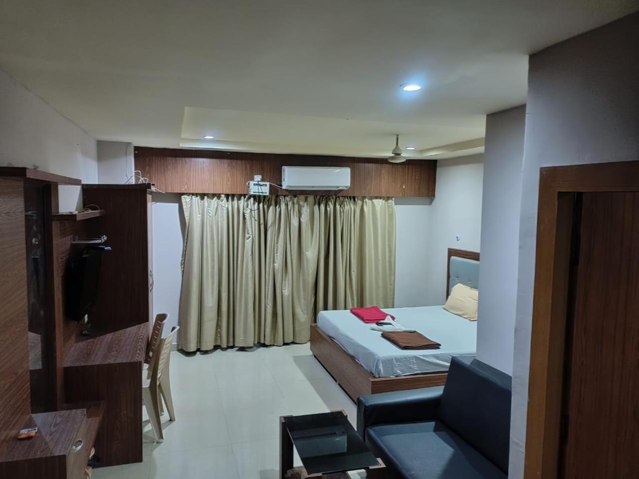 Mahathi Residency