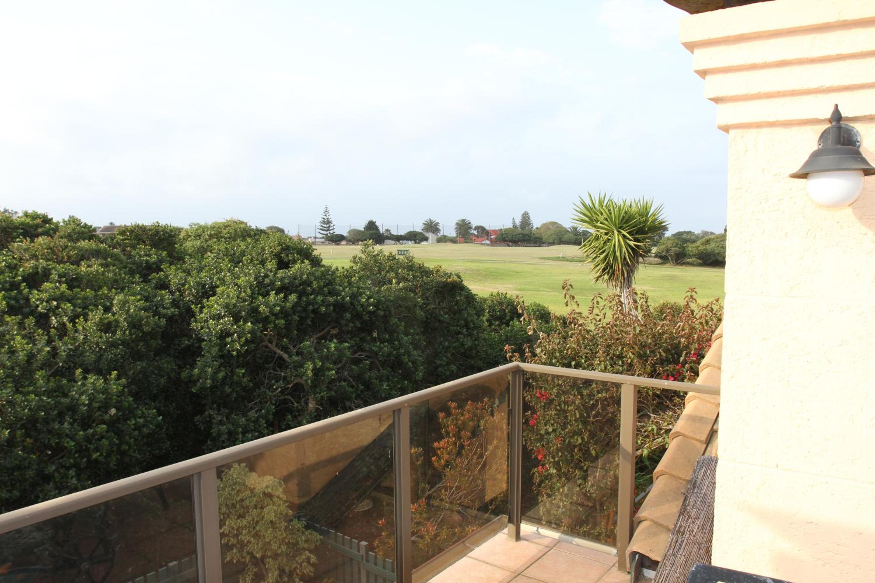 Haus im Golf Estate Mossel Bay view 2