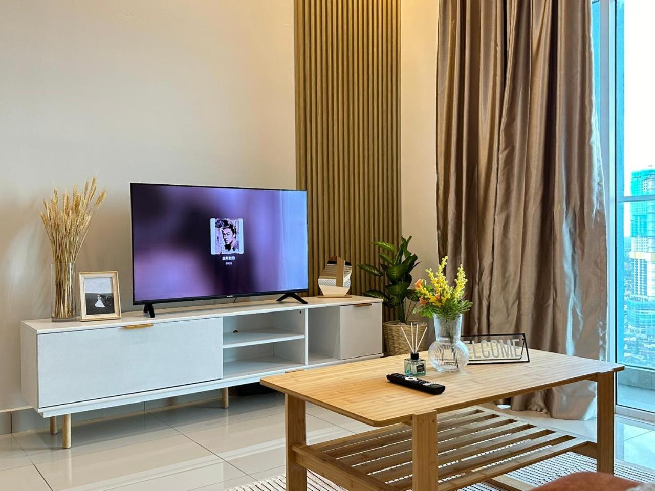 Twin Galaxy Muji Style 2 Bedroom with balcony High Floor Nice City View