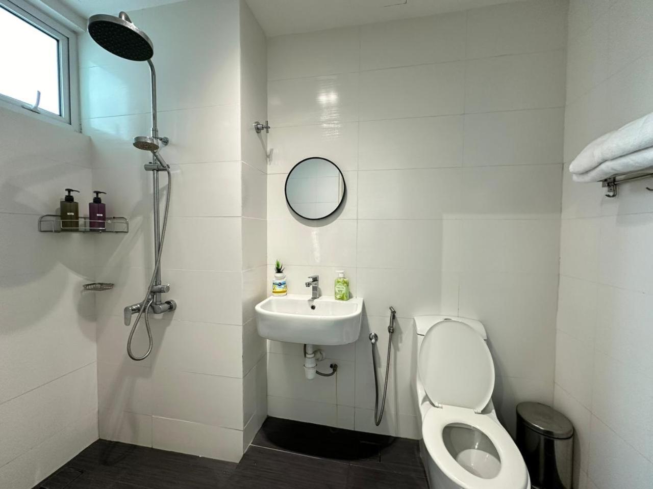 Twin Galaxy Muji Style 2 Bedroom with balcony High Floor Nice City View