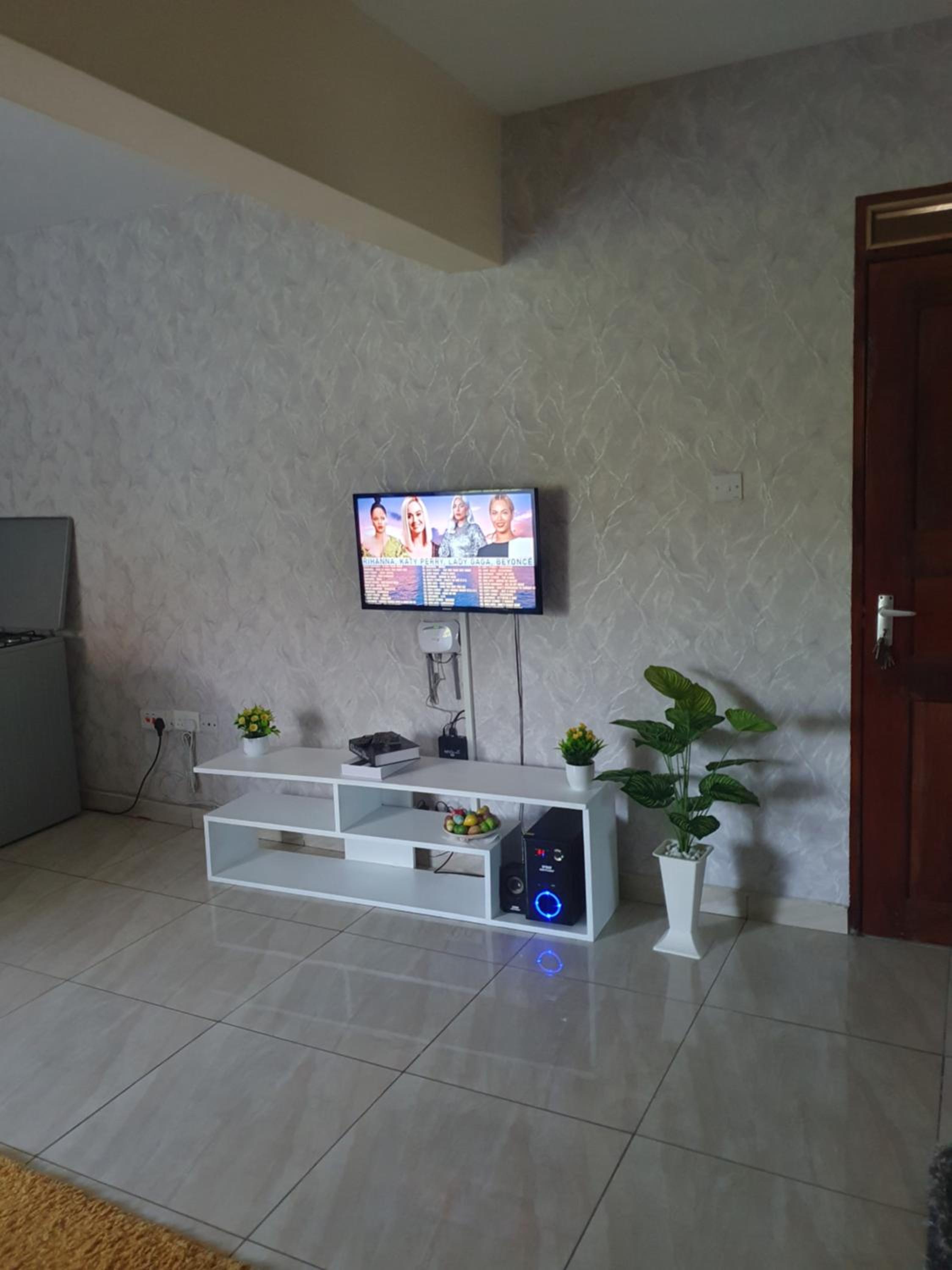 Chic Retreat AirBNB view 3