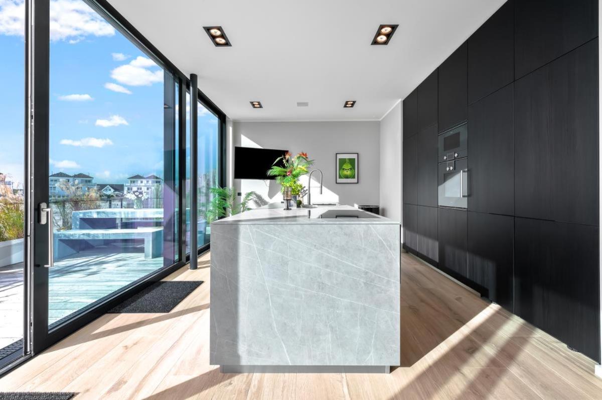 Spimoev - Neues Designapartment mit Panoramablick auf Ostsee und Strand