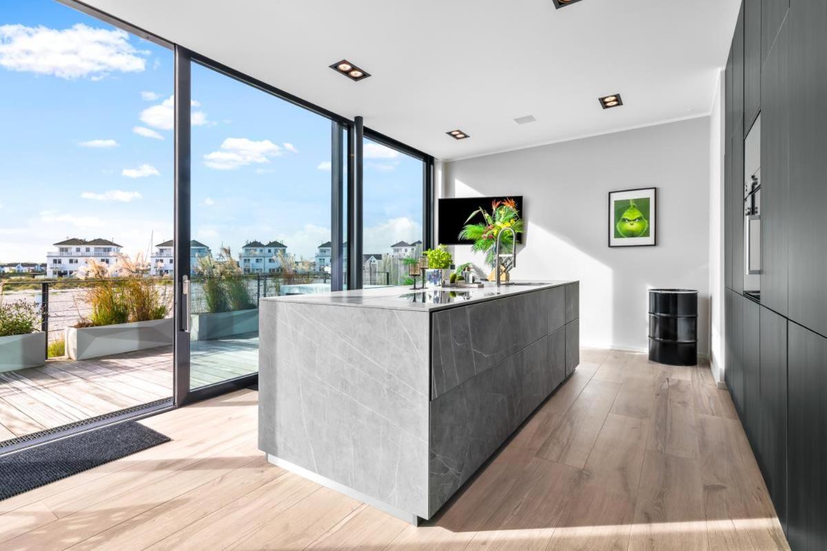 Spimoev - Neues Designapartment mit Panoramablick auf Ostsee und Strand