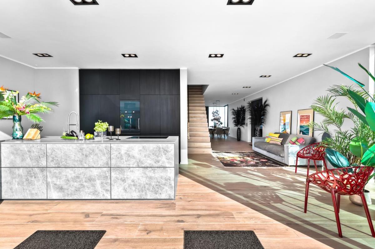 Spimoev - Neues Designapartment mit Panoramablick auf Ostsee und Strand