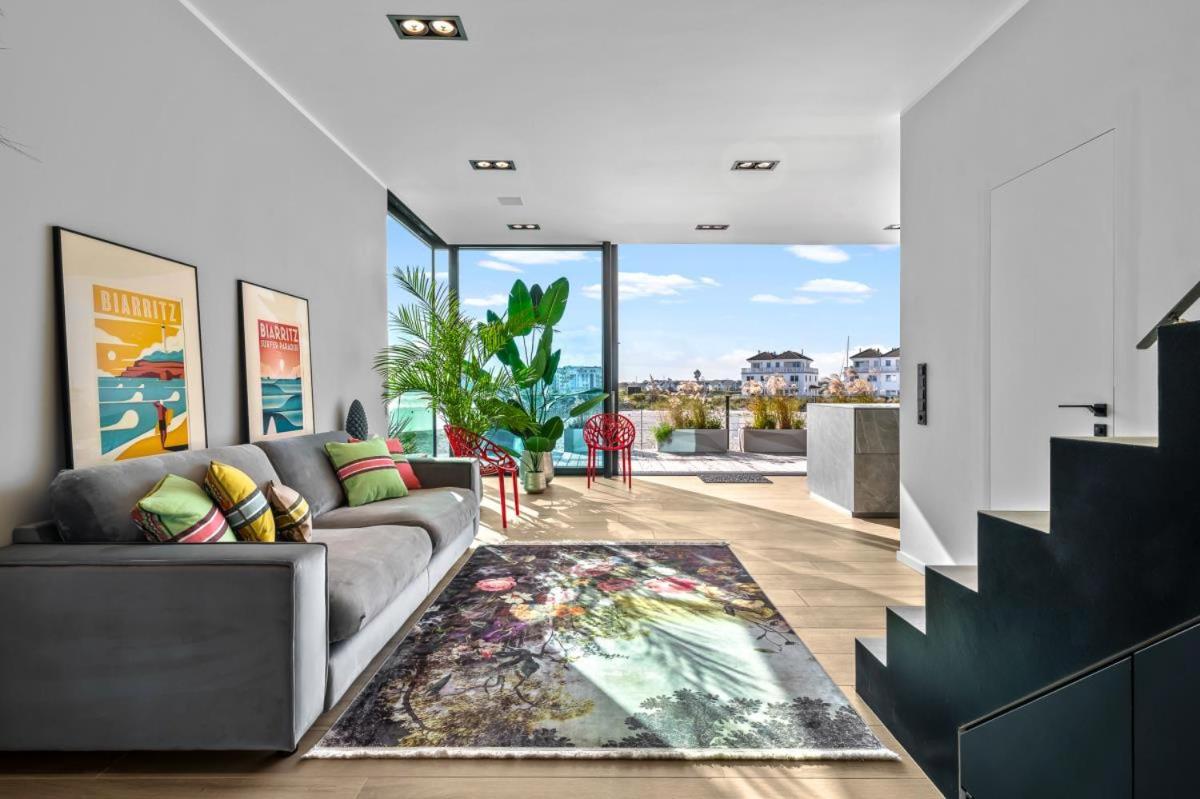 Spimoev - Neues Designapartment mit Panoramablick auf Ostsee und Strand