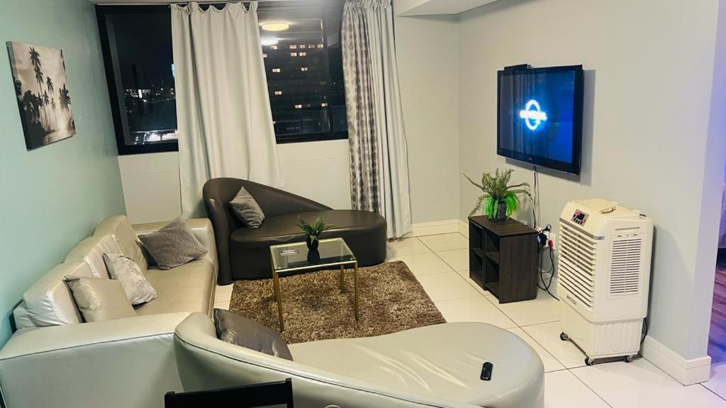 Windhoek City Center self catering appartment on independance 77 unit 95 view 5