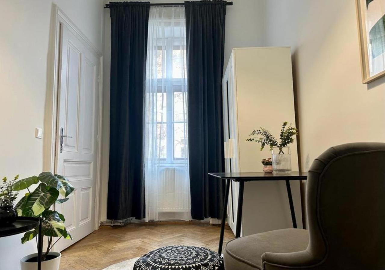 Separate Bedroom - Near Schönbrunn