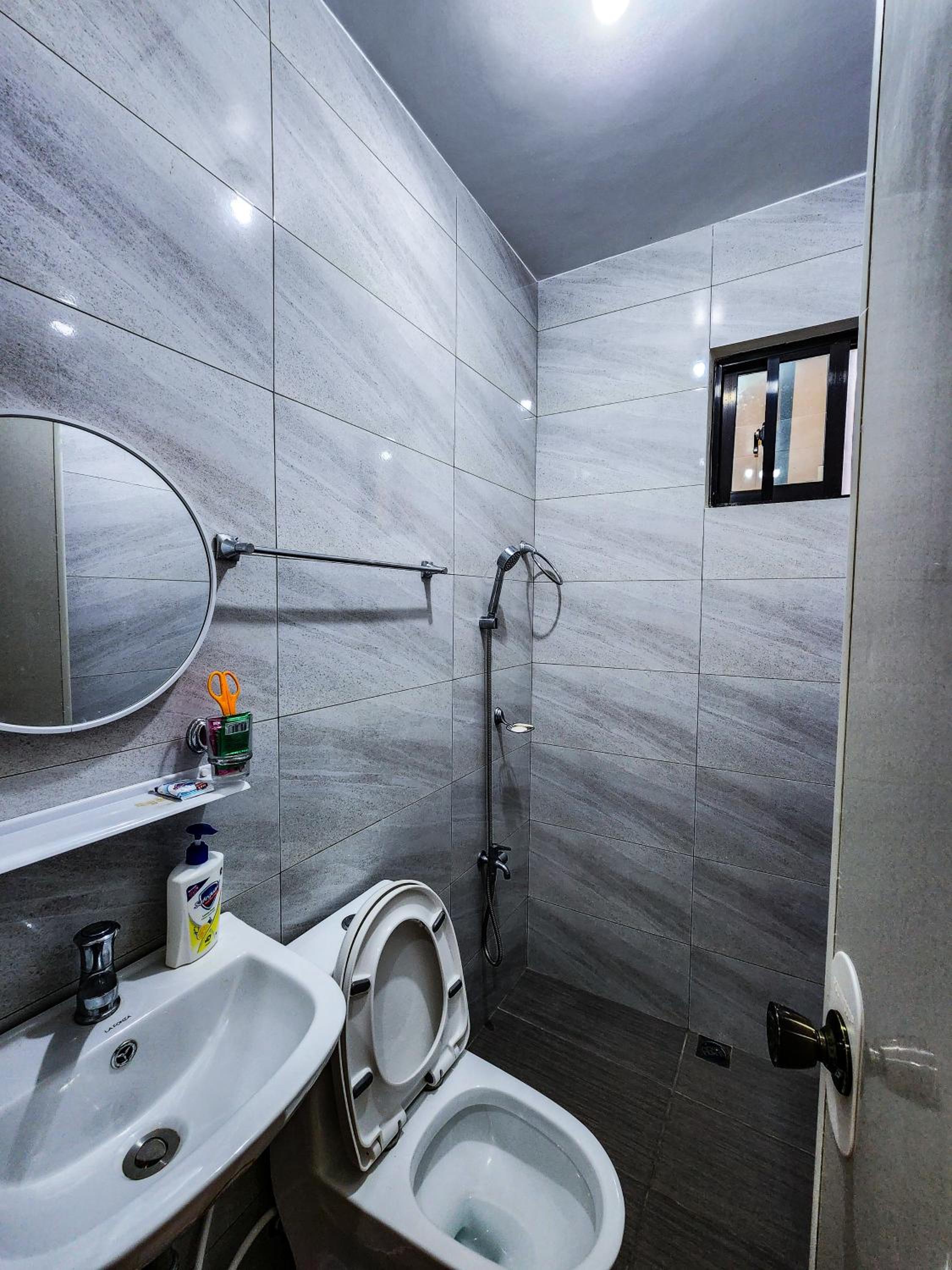 Serene 2BR Escape: Poolside Bliss in Iloilo City view 2