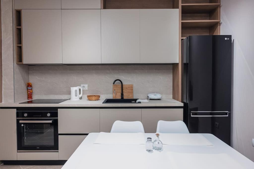 The Seaside Oasis Apartment by PikHost
