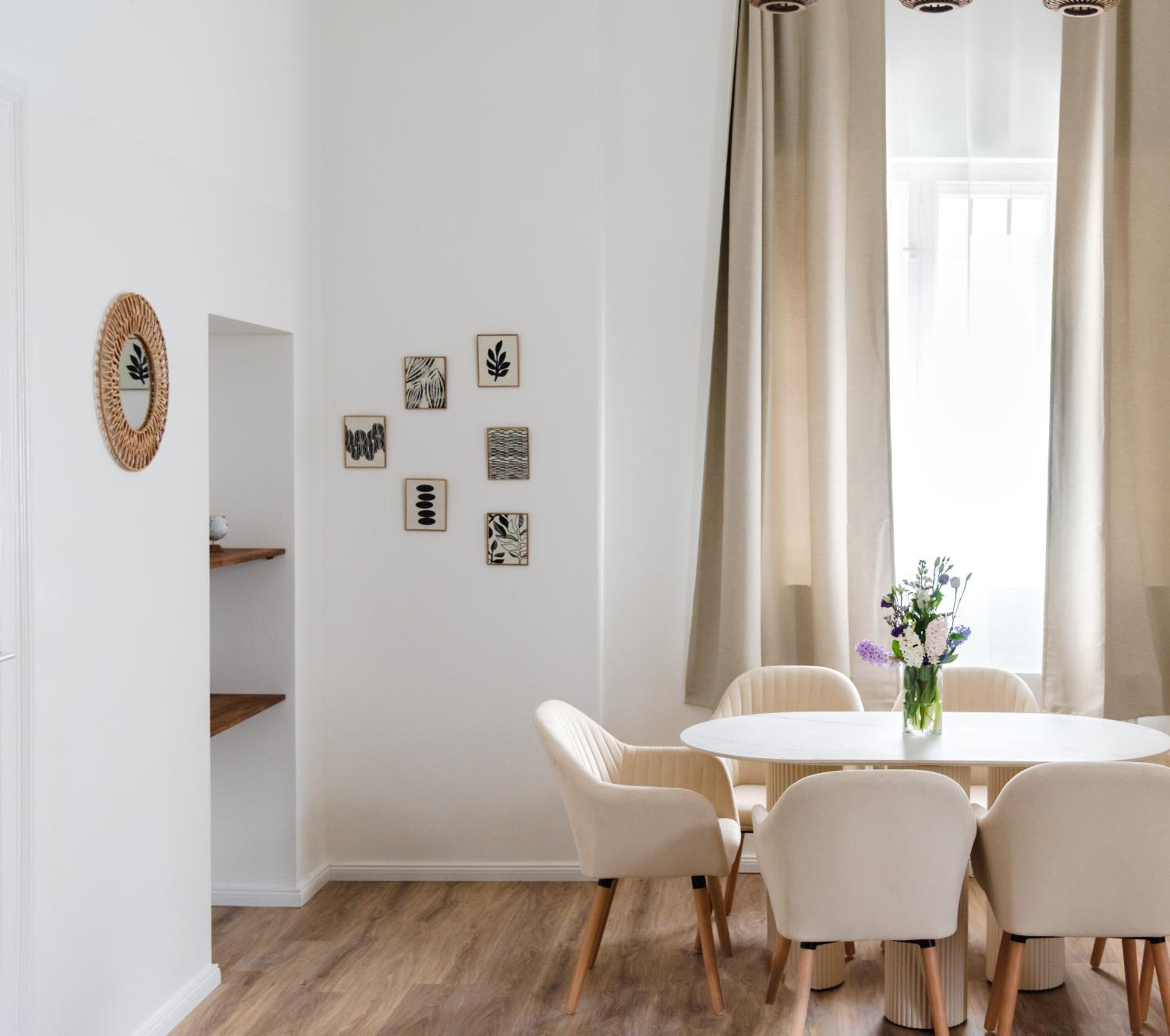 Exklusive Luxus-Unterkunft in Berlin Mitte: 2 Apartments, 130m², Designer-Möbel, Co2 neutrale Reinigung