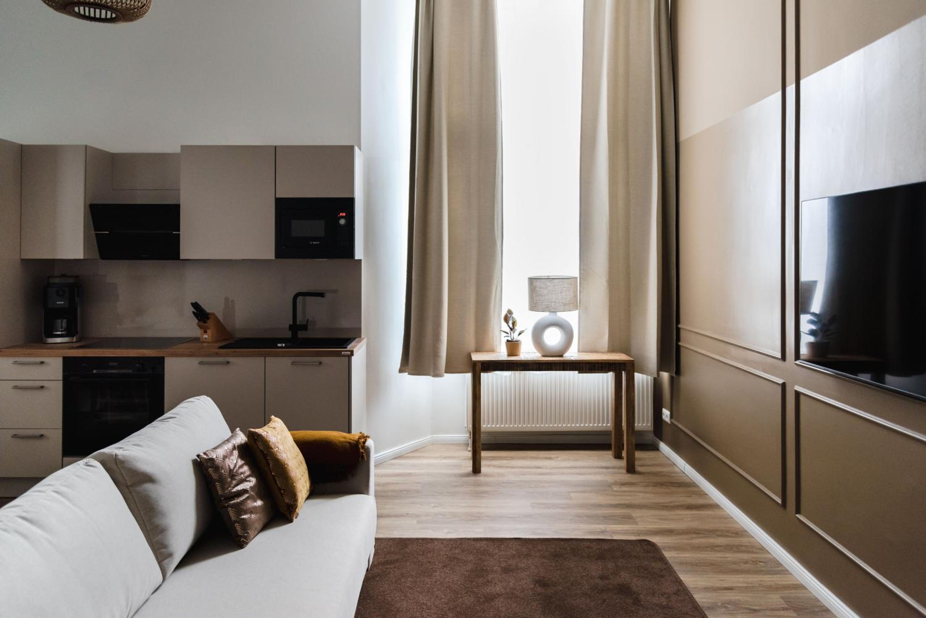 Exklusive Luxus-Unterkunft in Berlin Mitte: 2 Apartments, 130m², Designer-Möbel, Co2 neutrale Reinigung