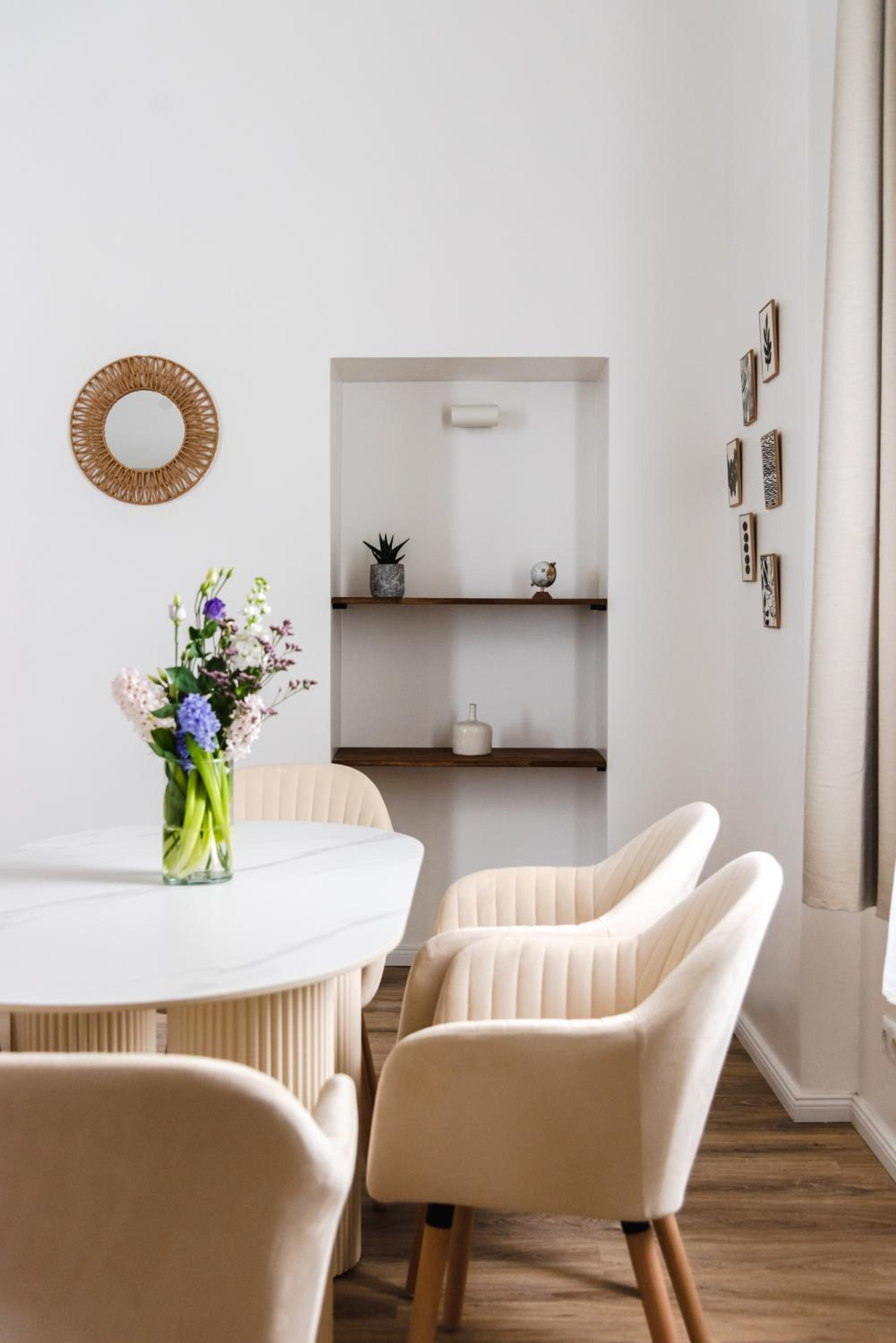Exklusive Luxus-Unterkunft in Berlin Mitte: 2 Apartments, 130m², Designer-Möbel, Co2 neutrale Reinigung