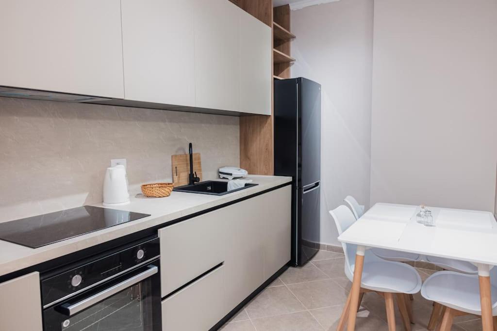 The Seaside Oasis Apartment by PikHost