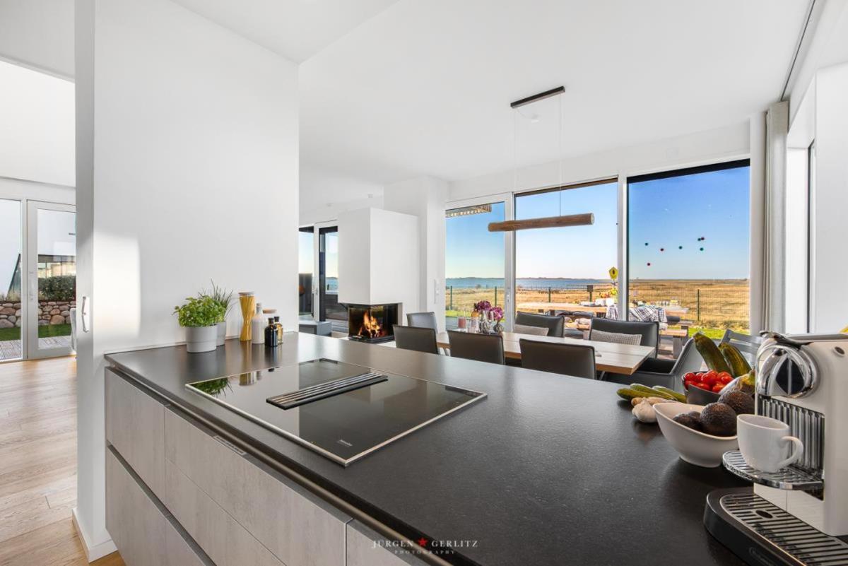 Villa King Erste Lage, Dachterrasse, Meerblick, Carport, Kamin, Sauna, Terrasse, Aussenrolllaeden