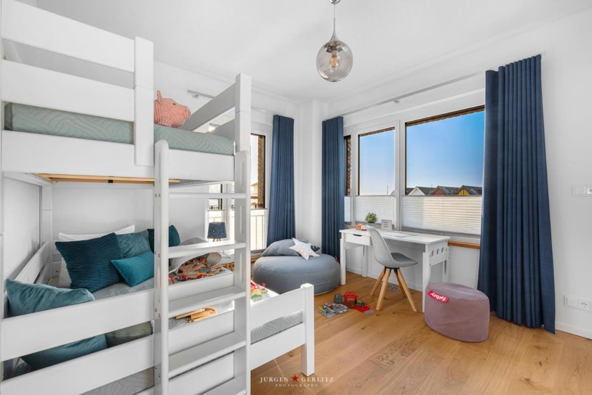 Villa King Erste Lage, Dachterrasse, Meerblick, Carport, Kamin, Sauna, Terrasse, Aussenrolllaeden