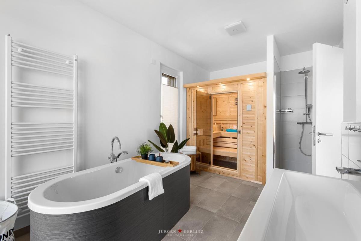 Villa King Erste Lage, Dachterrasse, Meerblick, Carport, Kamin, Sauna, Terrasse, Aussenrolllaeden