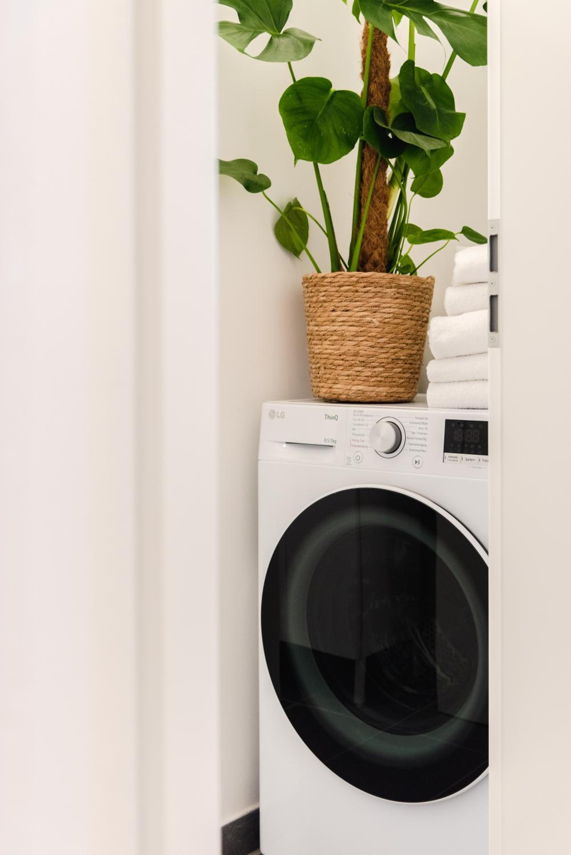 Exklusive Luxus-Unterkunft in Berlin Mitte: 2 Apartments, 130m², Designer-Möbel, Co2 neutrale Reinigung