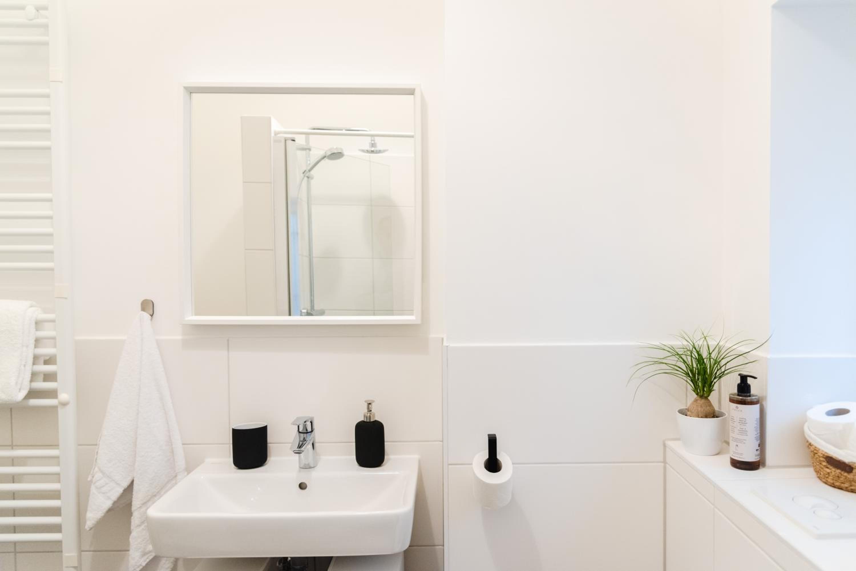 Exklusive Luxus-Unterkunft in Berlin Mitte: 2 Apartments, 130m², Designer-Möbel, Co2 neutrale Reinigung