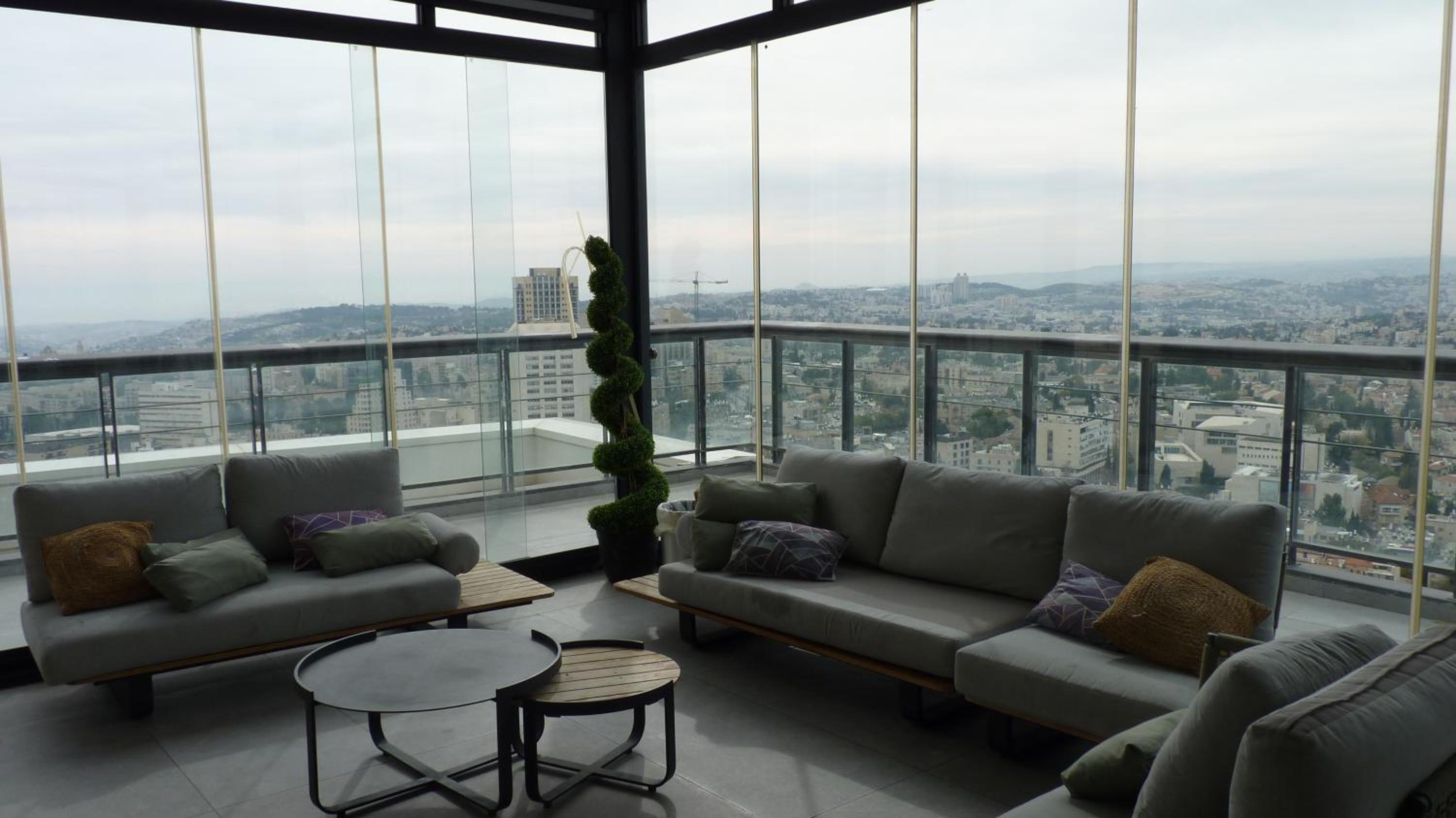 JTower Royal Suites - The Penthouse - Alefimmoed view 5
