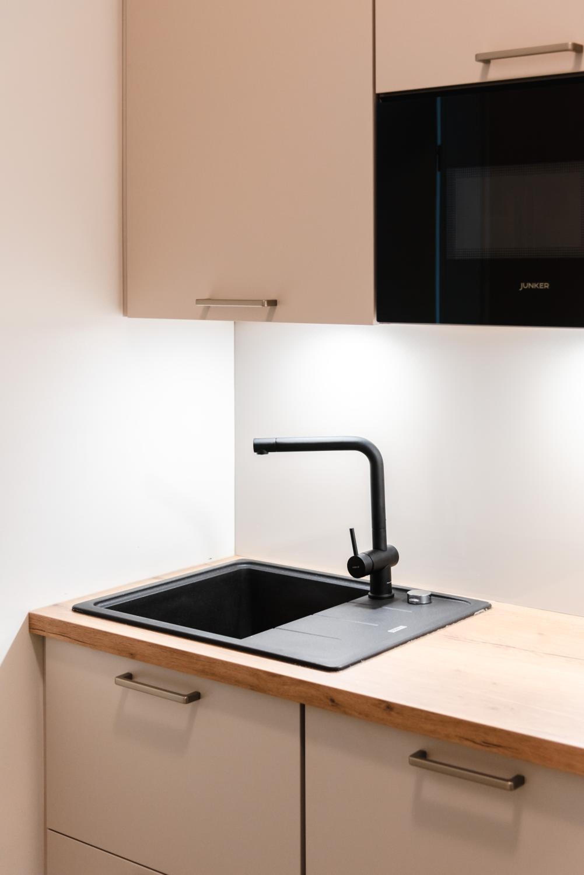 Exklusive Luxus-Unterkunft in Berlin Mitte: 2 Apartments, 130m², Designer-Möbel, Co2 neutrale Reinigung