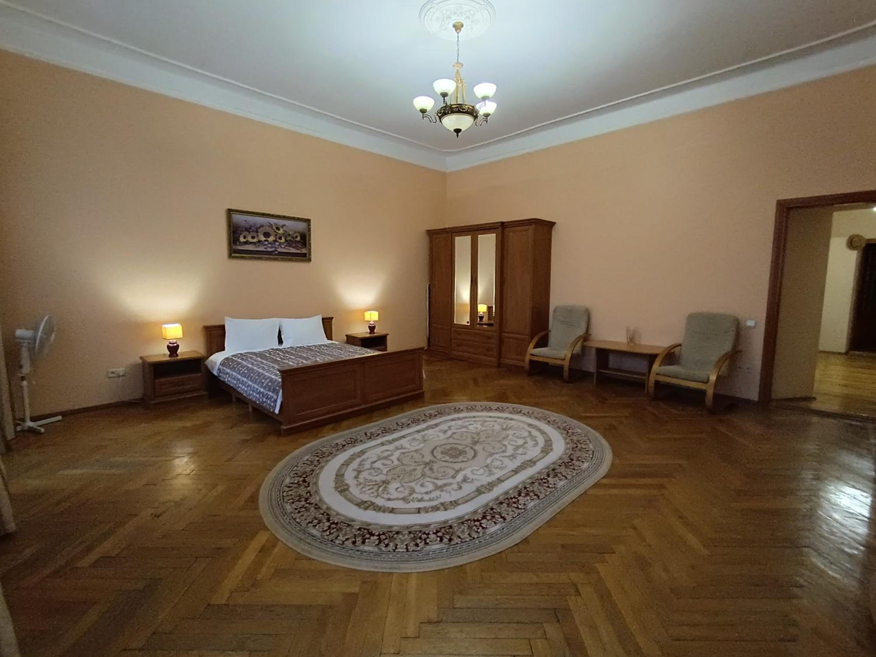 Apartment in Maria Zankovetska theatre view 2