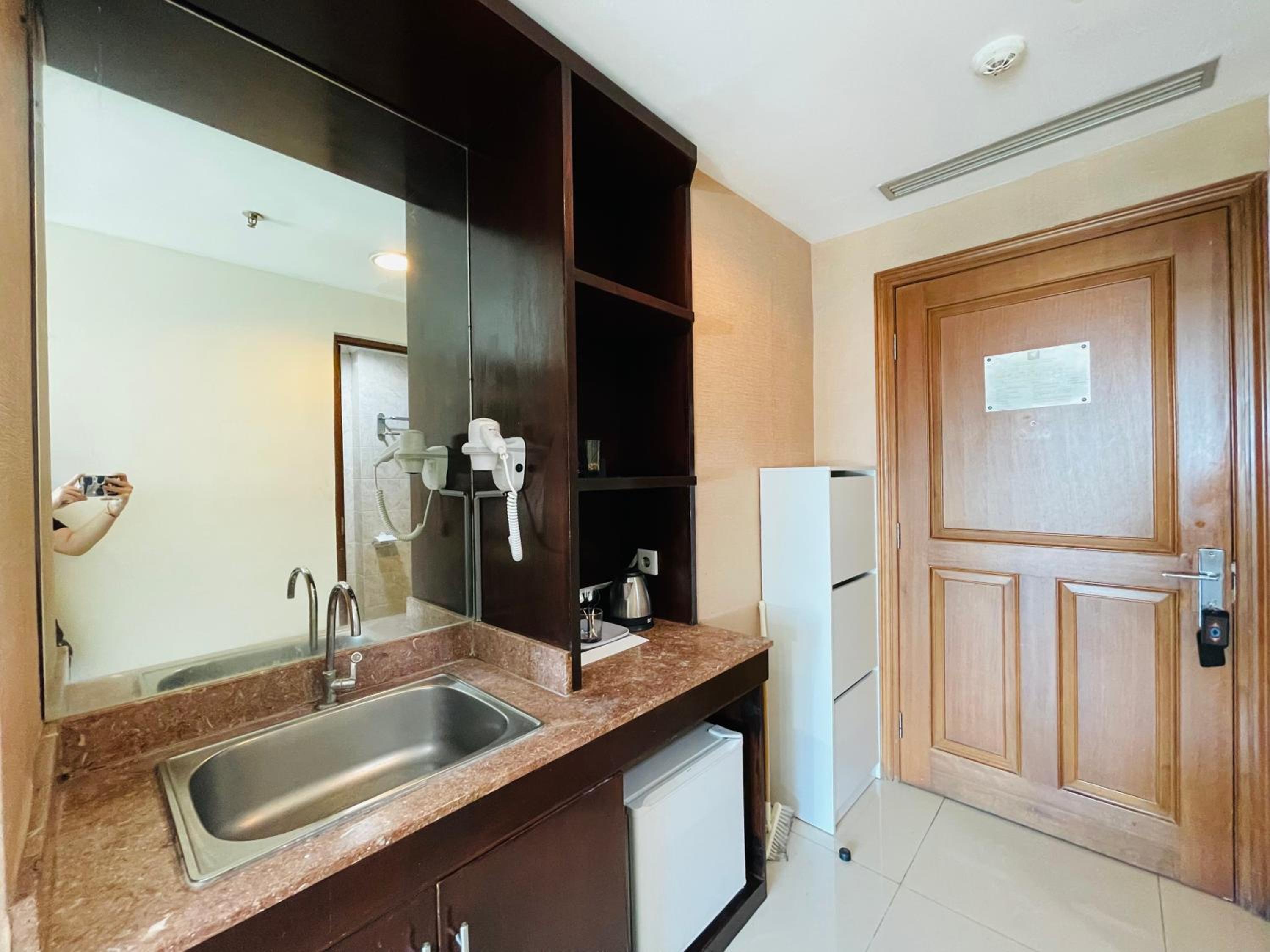 Superior Room At Galeri Ciumbuleuit 1st Tower with Best View view 5