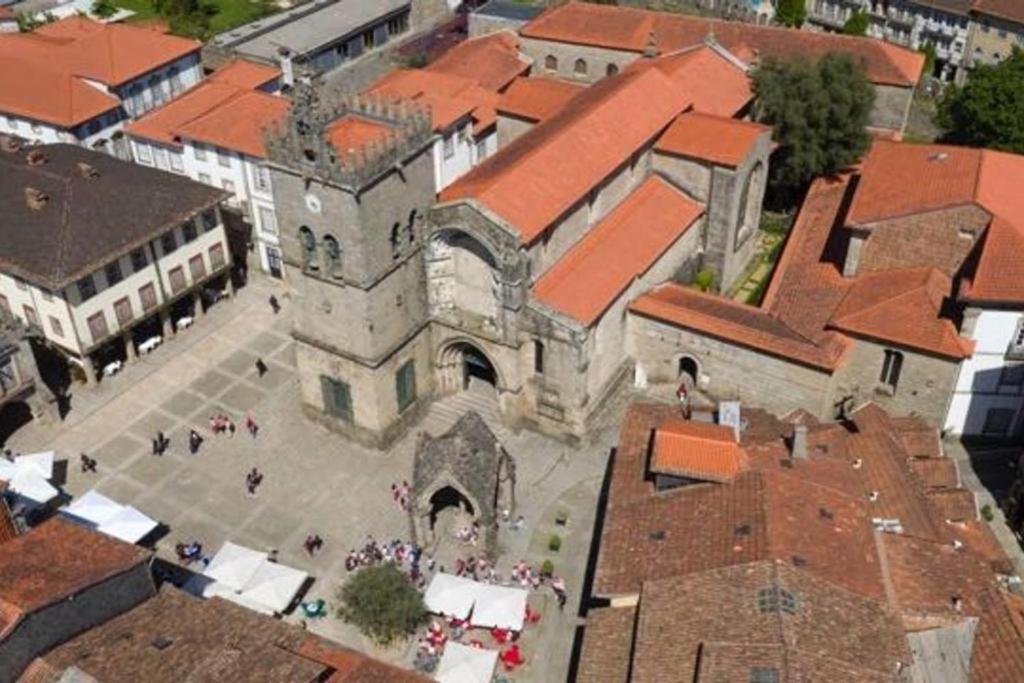 Guimarães Downtown by LuxiStay
