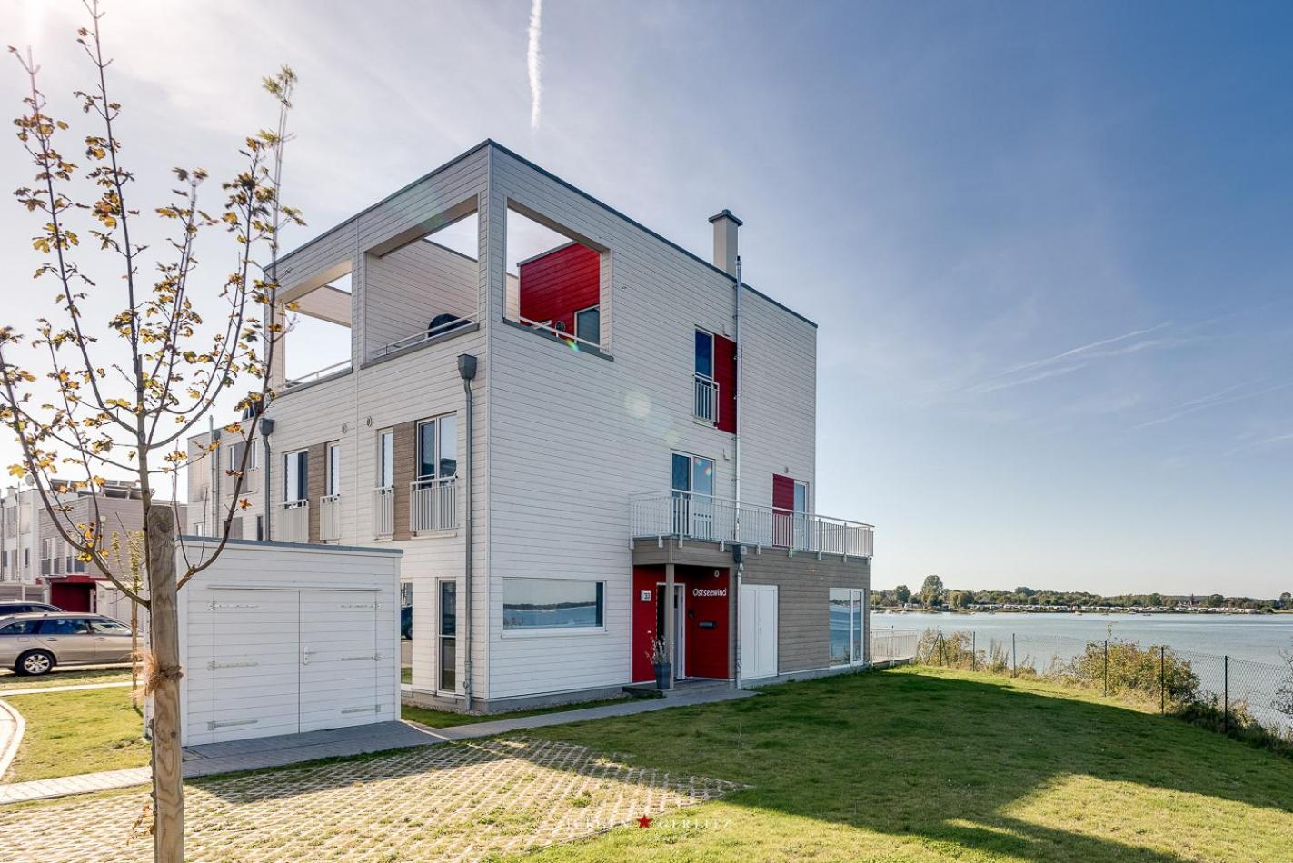 Ostseewind: Wasserblick, finnische Sauna, Whirlwanne, Kamin, 2 Parkplaetze