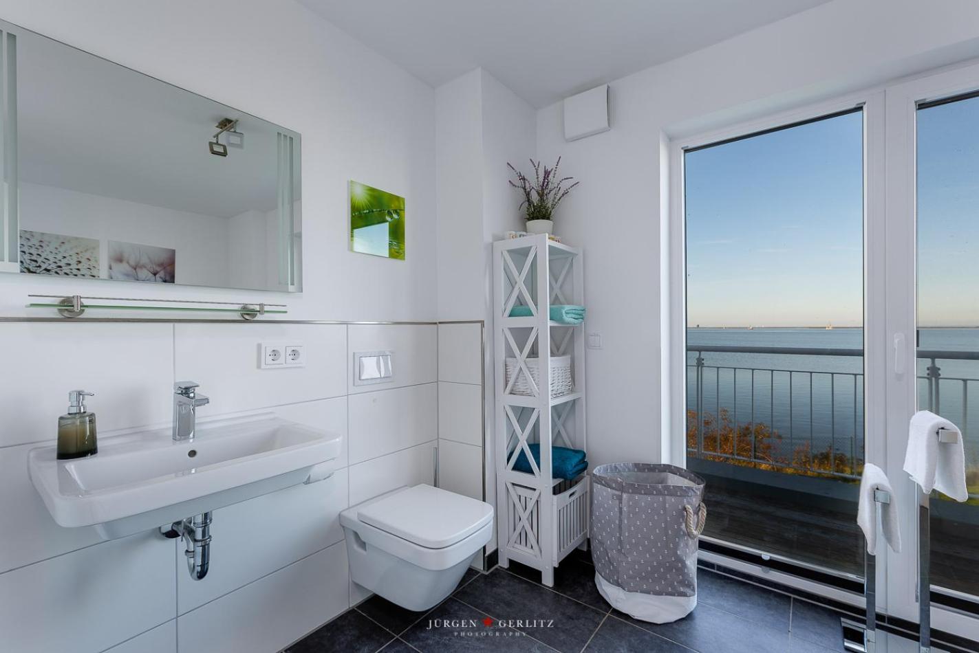 Ostseewind: Wasserblick, finnische Sauna, Whirlwanne, Kamin, 2 Parkplaetze