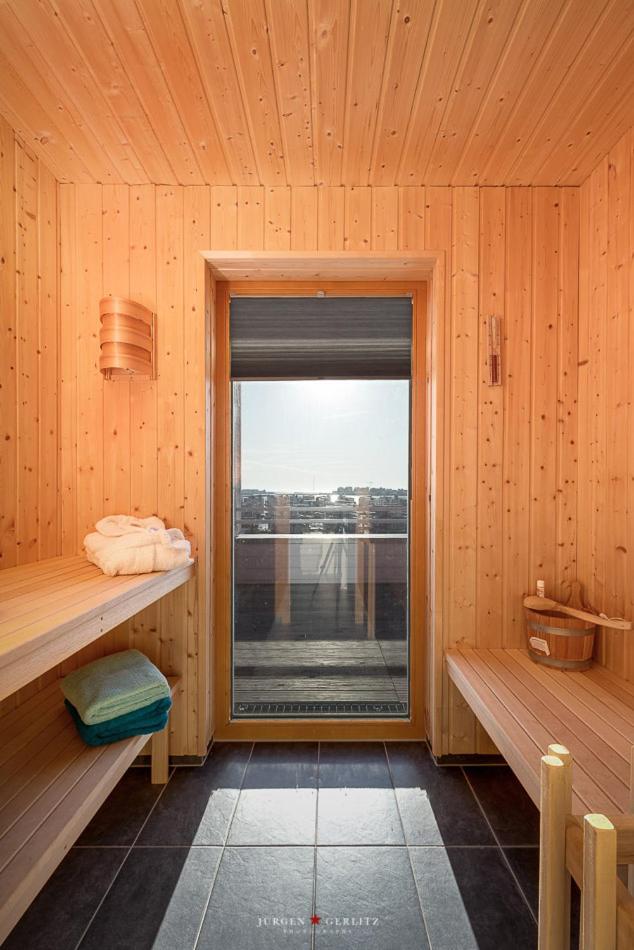 Ostseewind: Wasserblick, finnische Sauna, Whirlwanne, Kamin, 2 Parkplaetze