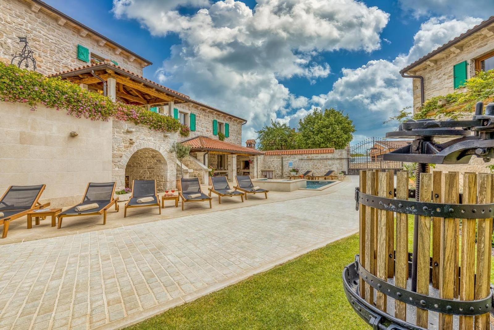 Rustic villa Kata with outdoor pool in Sveti Lovrec