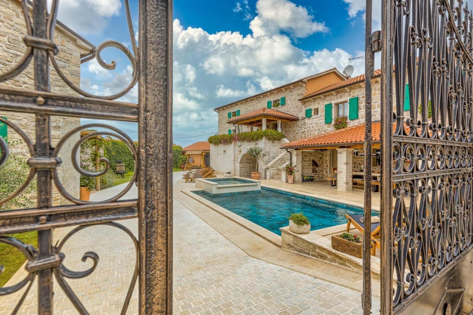 Rustic villa Kata with outdoor pool in Sveti Lovrec